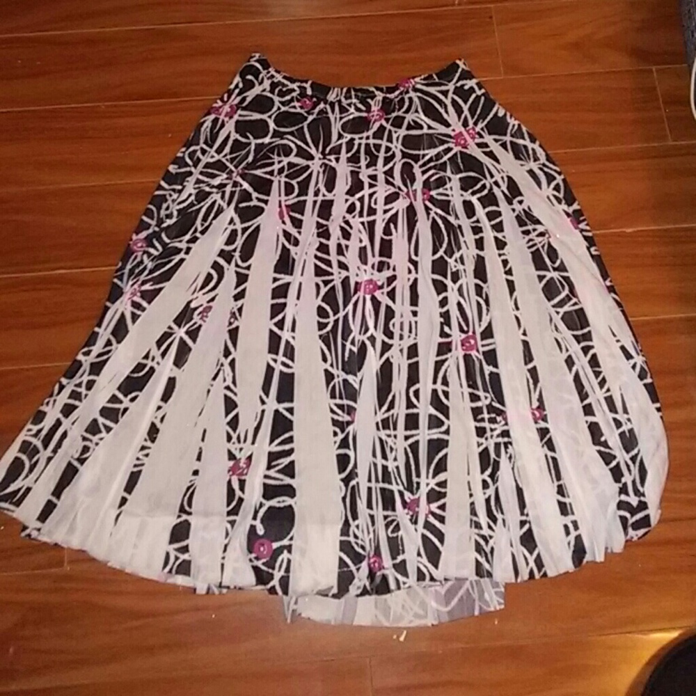 Flowery flowing skirt